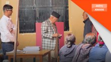 Bekas PM Nepal kembali mengundi dalam PRU selepas krisis politik