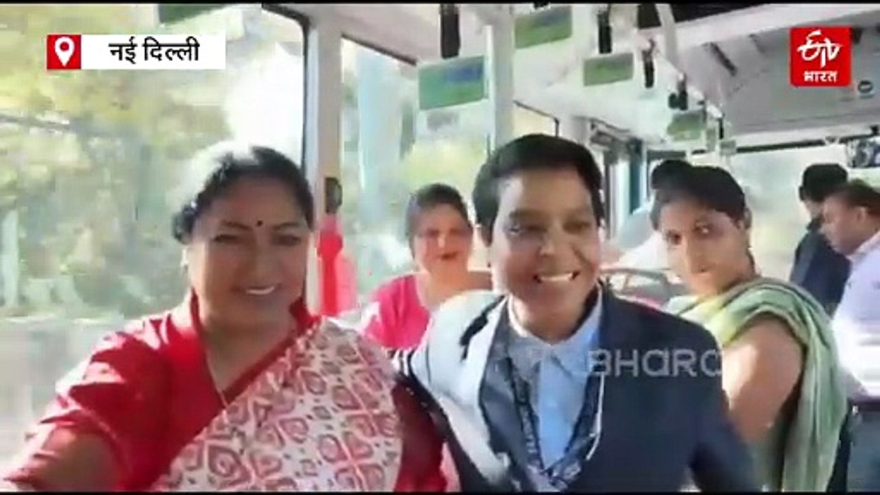 महिला दिवस से पहले सीएम ने 'सहेली पिंक कार्ड' बनवा किया DTC बस में सफर
