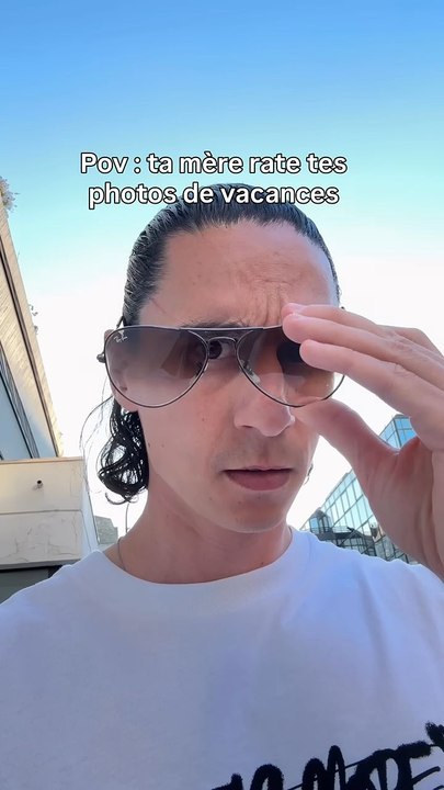 POV : TA MÈRE TE PREND EN PHOTO