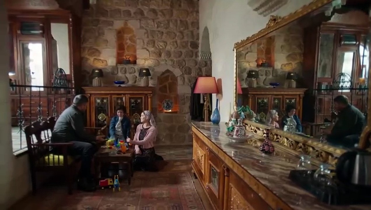 مسلسل المدينة البعيدة 2 الحلقة 256 مدبلجة