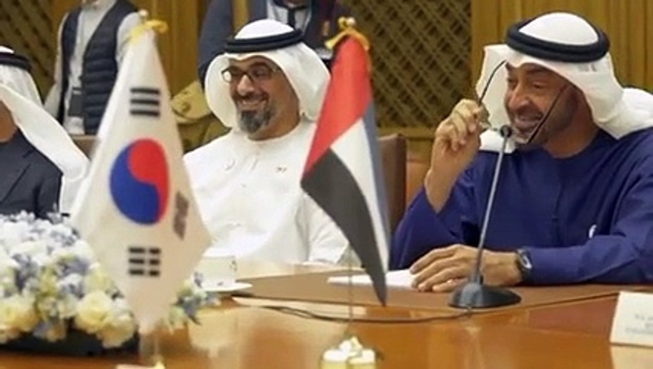 اضغط لمشاهدة الفيديو: فيديو مؤثر يظهر حنان ولي عهد أبو ظبي على أحفاده أثناء زيارة كوريا الجنوبية