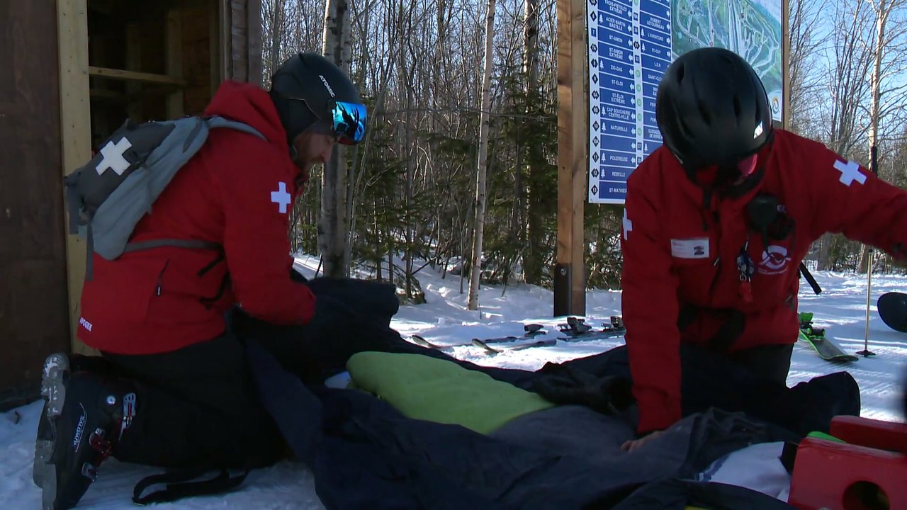Patrouille de ski : une journée avec l'équipe du Mont Saint-Mathieu