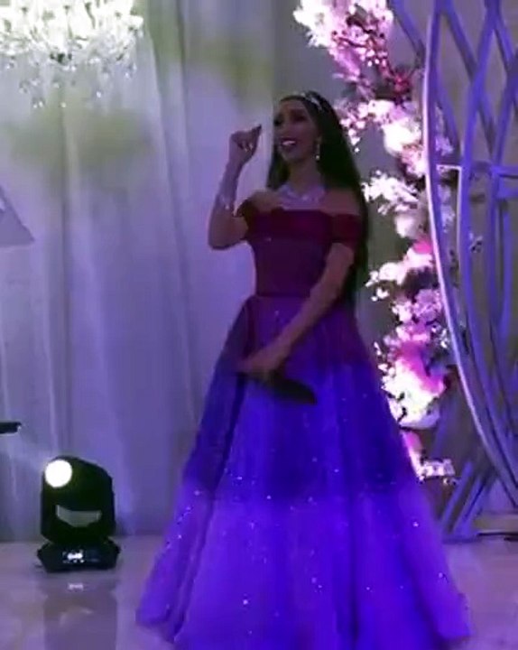 اضغط لمشاهدة الفيديو: دنيا بطمة بإطلالة مميزة ف...