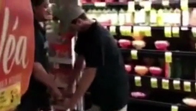 بالفيديو .. محاولة سرقة خرقاء .. كيف انتهت