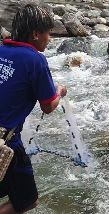 cast net fishing in Nepal | himalayan trout fishing |