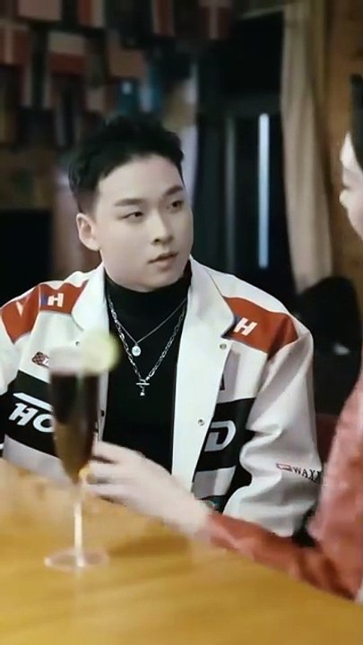 After returning from being abandoned abroad for 18 years, she calmly laid out her wits fighting scumbag father, mistress, stepmother and vicious sister, and even the cold-faced boss and Wen Run doctor escorted her, spoiled her all, and took control of eve