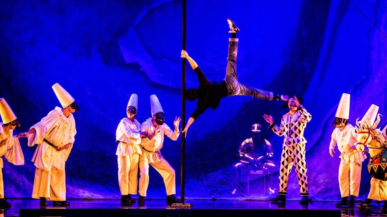 «Titizè - A venetian dream» della compagnia Finzi Pasca: il rapporto fra la città e l'uomo con acrobazie, danza, musica e tanta ironia