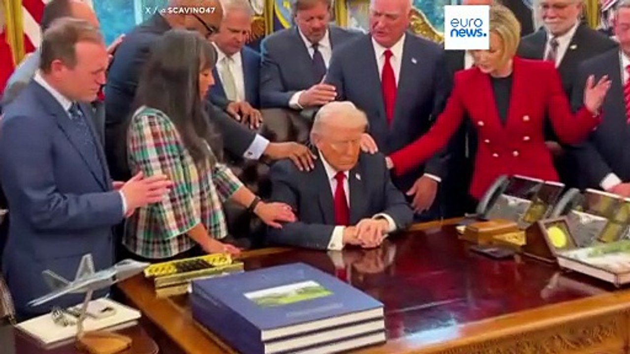 Religiöse Führungspersönlichkeiten beten für Trump im Oval Office
