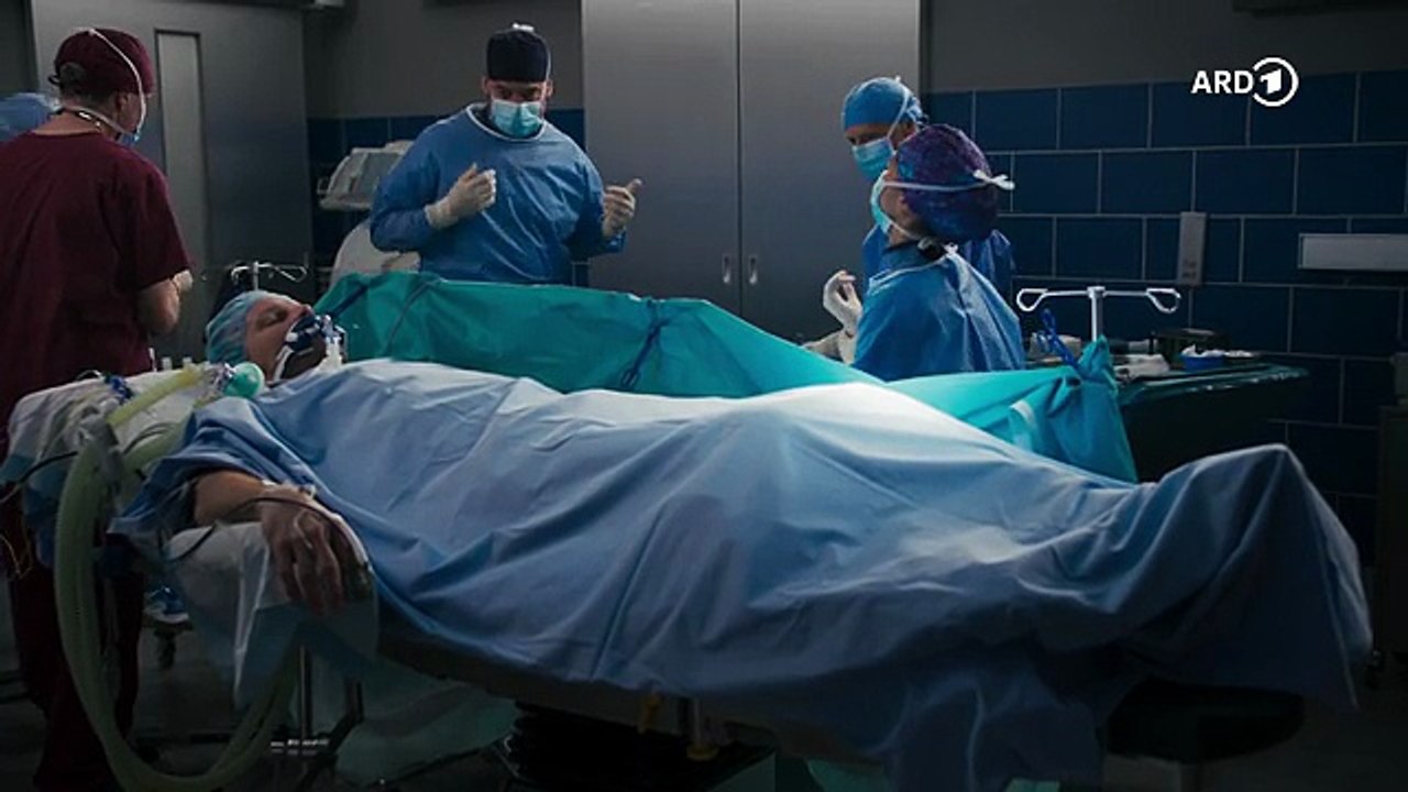 In aller Freundschaft - Die jungen Ärzte: Reue | Folge 449