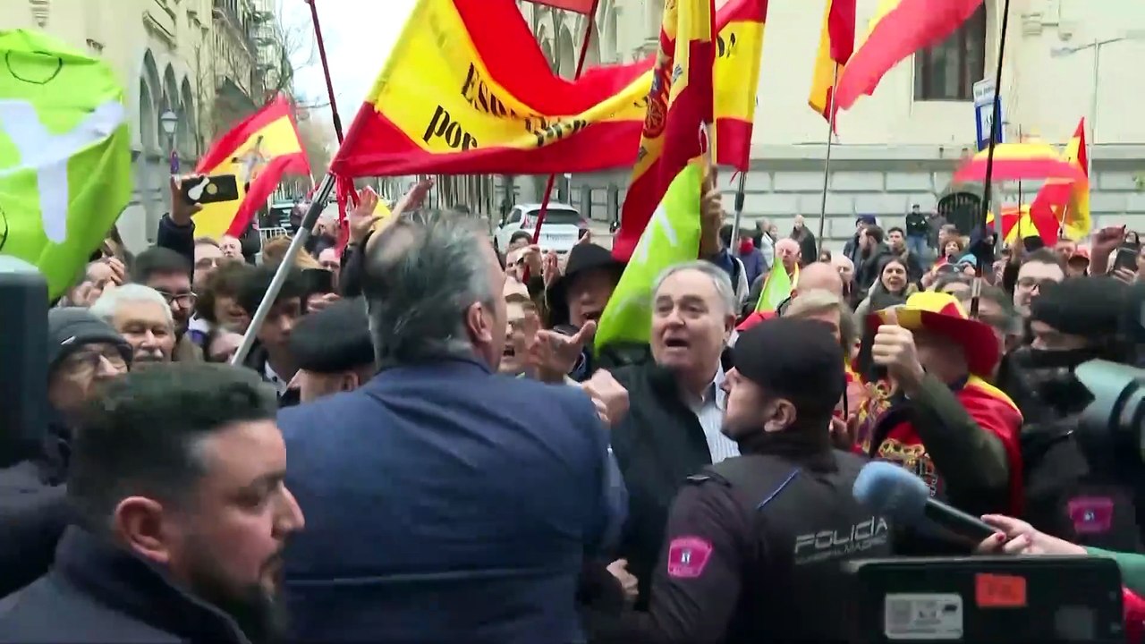 Vox expulsa definitivamente a Smith del partido y abre expediente disciplinario a Antelo