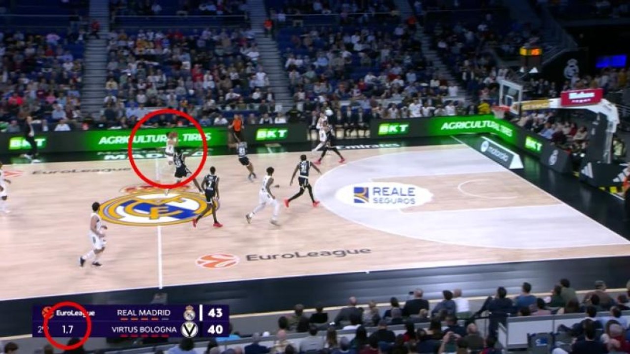 Prodezza da metà campo a 2" dalla sirena. E l'arena esplode