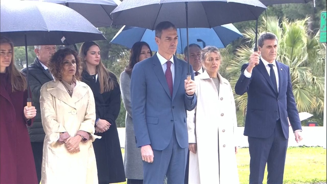 Sánchez preside en la Rábida un acto en recuerdo de víctimas del accidente de Adamuz