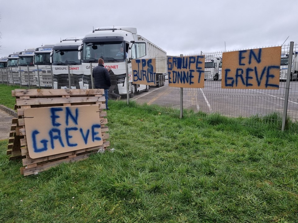 Côtes-d'Armor : 5e jour de grève des routiers à Loudéac