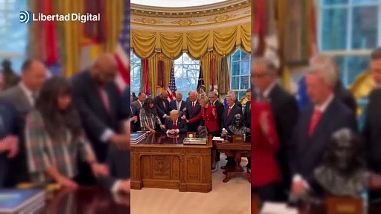 Ritual en la Casa Blanca para dar fuerza a Donald Trump: un grupo de pastores reza con sus manos sobre el presidente