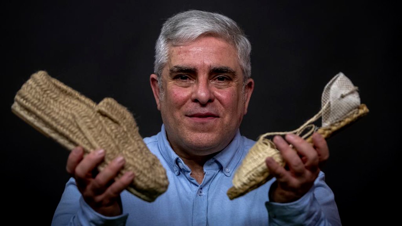 El Premio Nacional de Artesanía que ha llevado el esparto a las pasarelas de Cibeles y París