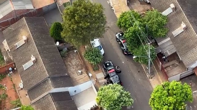 Operação prende 12 pessoas e apreende armas, drogas e veículos na região de Umuarama
