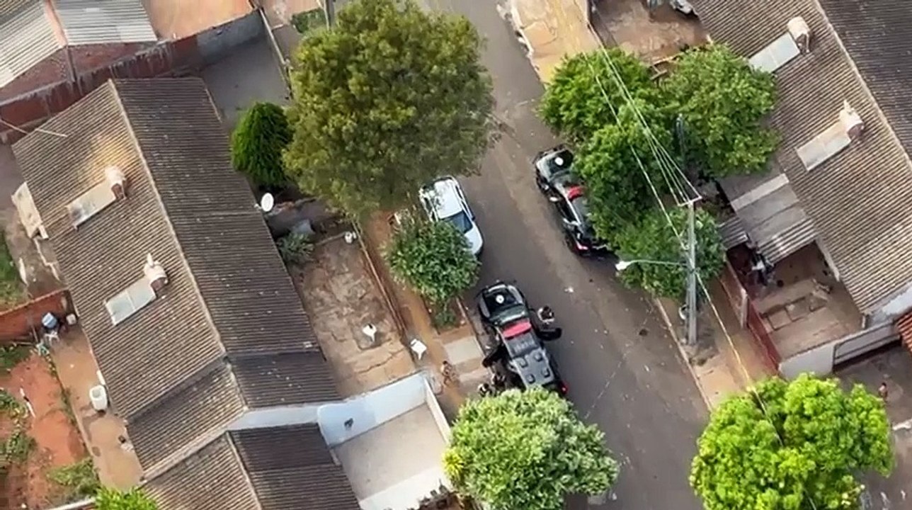 Operação prende 12 pessoas e apreende armas, drogas e veículos na região de Umuarama