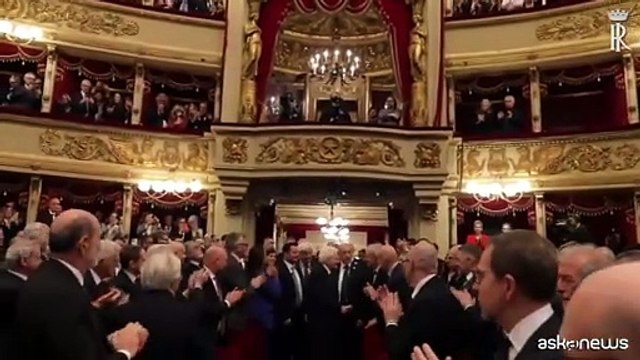 Standing ovation per Mattarella alla Scala per 150 anni del Corriere
