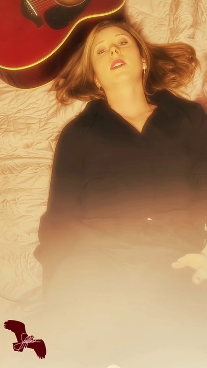 Mon premier single « Un pur hasard » ❤️‍🔥  dans mon premier album 💿 PERDUE MAIS HEUREUSE 🥰