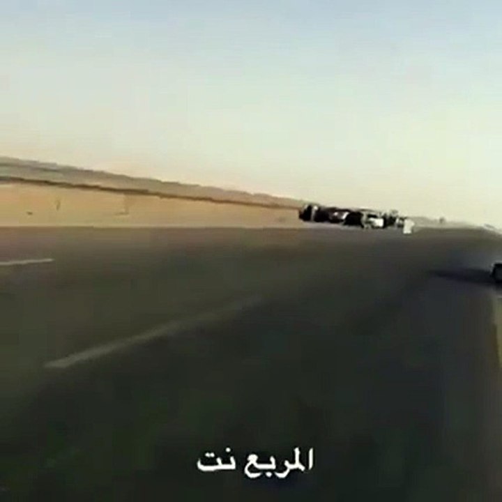 بالفيديو .. نجاة محموعة من المشاهدين من حادث تفحيط