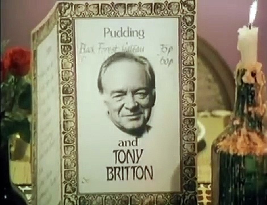 Robin's Nest. S06 E01. Move Over Darling.