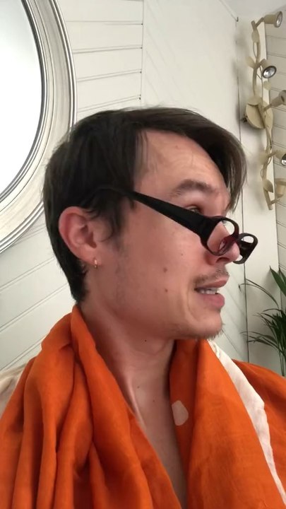 Ta mère devant chaque match