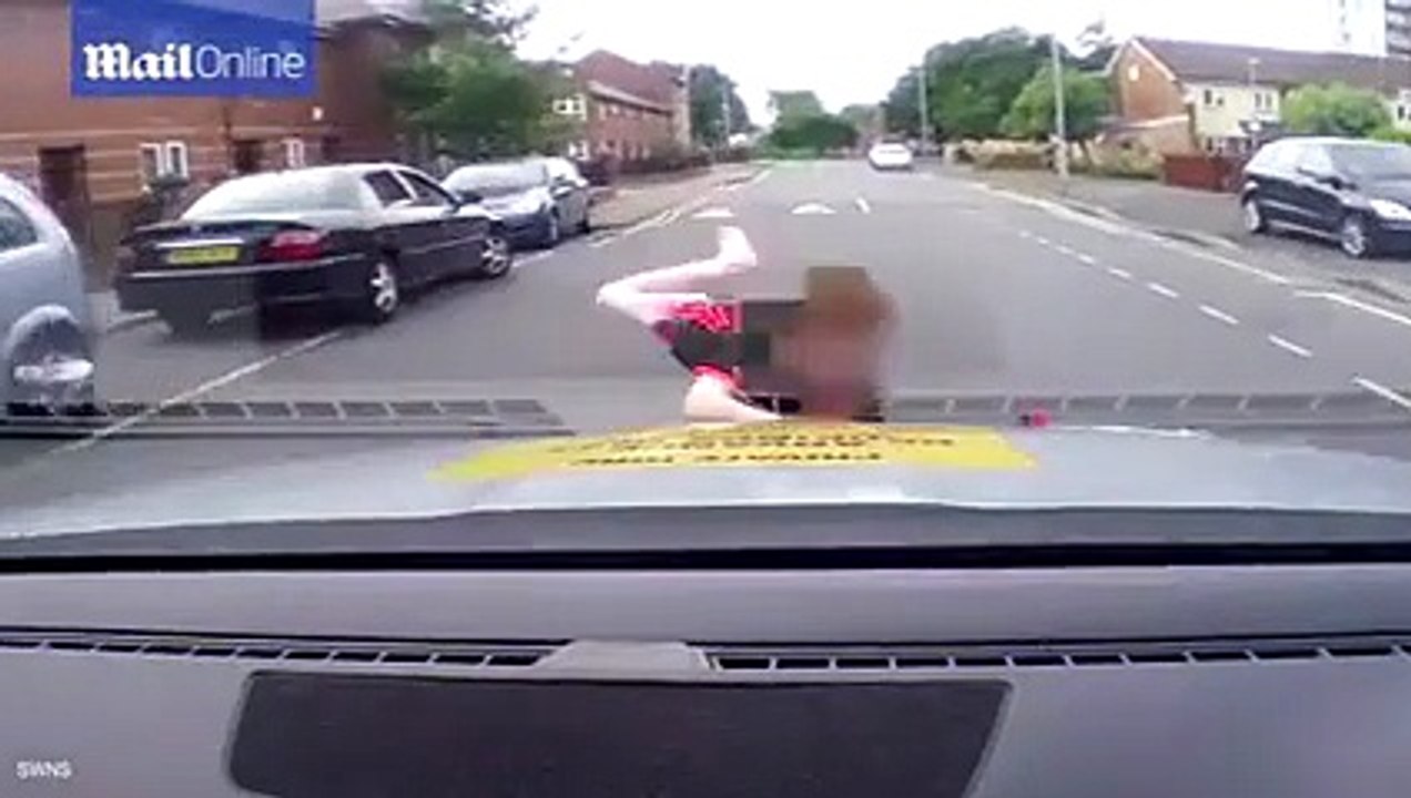 المعجزات ما زالت تحدث .. طفل نجا من حادث اصطدام مروع