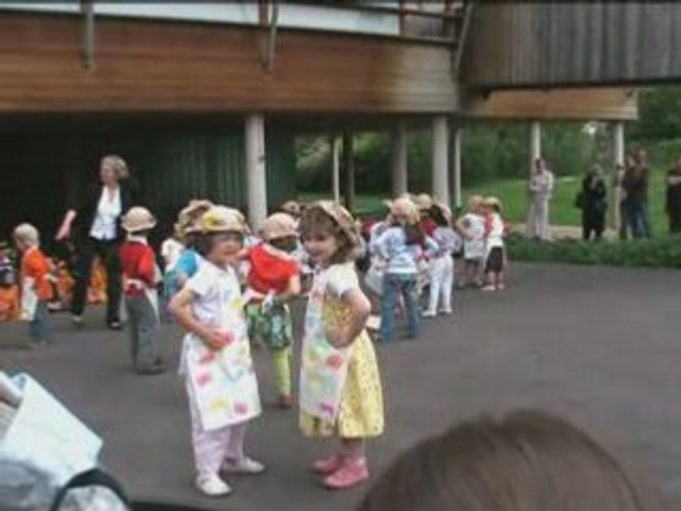 Spectacle de Mathilde à la maternelle