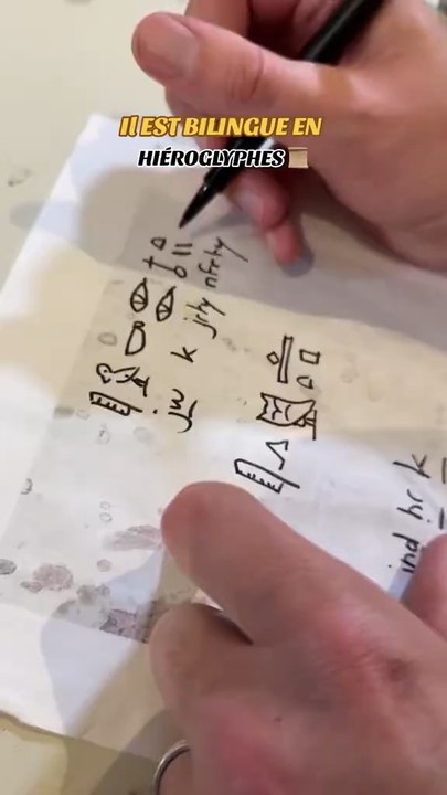 Bilingue en hiéroglyphes