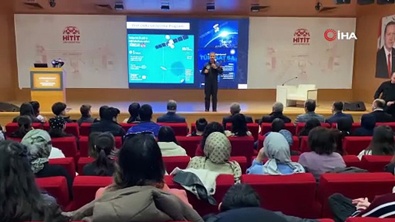 Astronot Alper Gezeravcı, üniversite öğrencileriyle buluştu