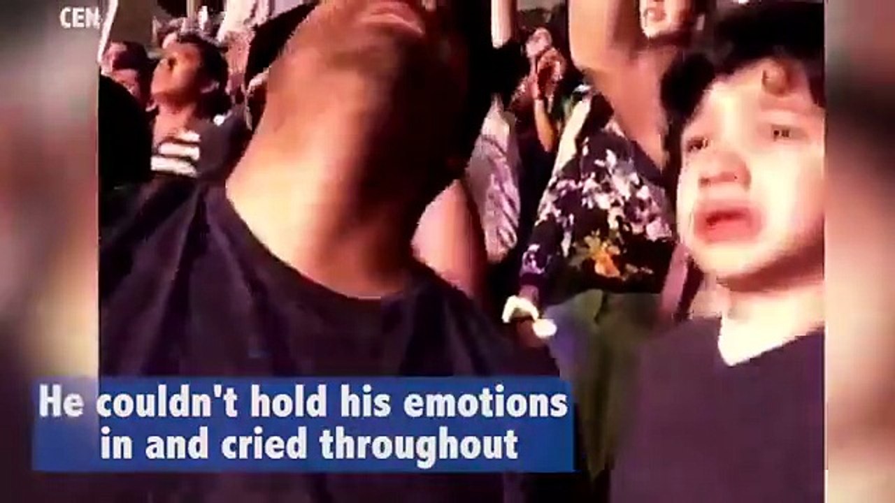 رد فعل طفل مكسيكي مصاب بالتوحد عند سماع فرقته المفضلة