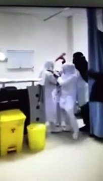 بالفيديو: شجار عنيف بين ممرضات سعوديات في قسم طوارئ