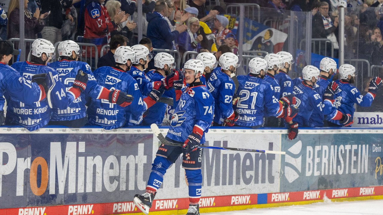 Doppelschlag in 14 Sekunden: Mannheim fertigt Spitzenreiter Köln ab