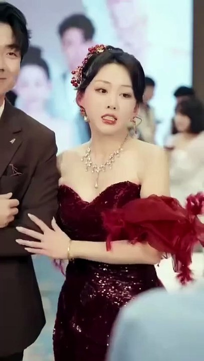 On The Run, CEO Falls Into a 5YO's Trap By Accident - Had No Clue She's His Own Daughter [Full Movie] [Full Storyline]