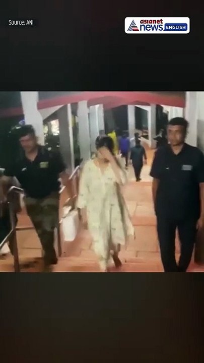 Janhvi Kapoor Reaches Tirumala Venkateswara Temple to Offer Prayers