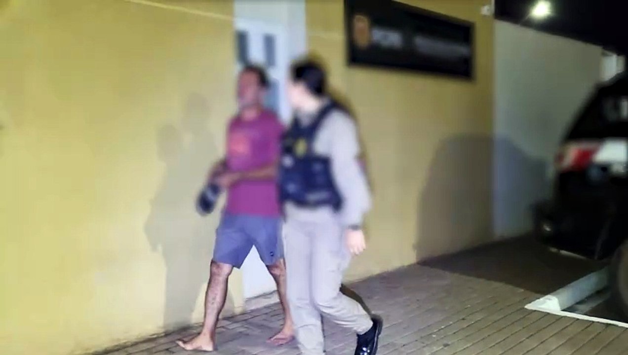 Suspeito de ameaça contra mulher em Corbélia é conduzido à delegacia de Cascavel na madrugada deste sábado
