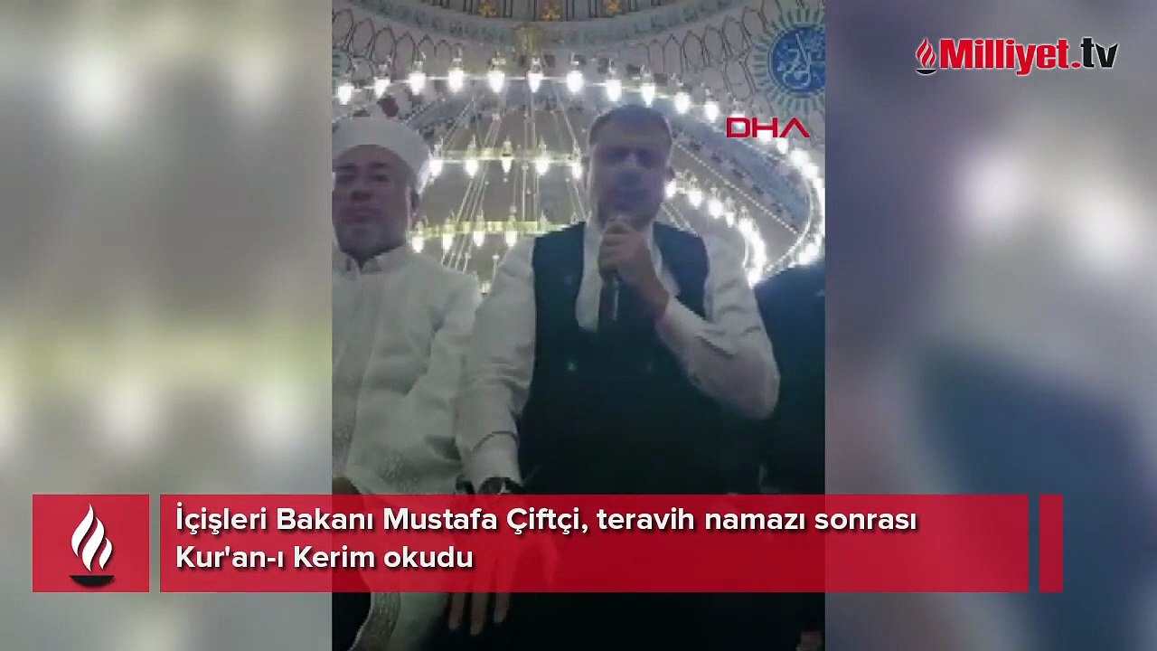 Bakan Çiftçi, teravih namazı sonrası Kur'an-ı Kerim okudu