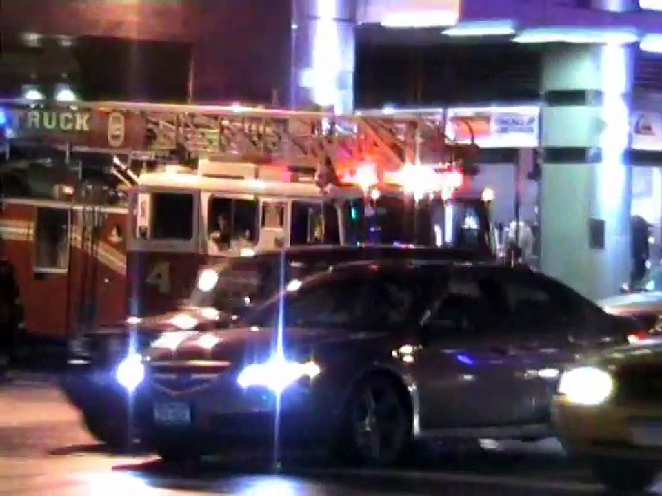 Ladder truck 4 FDNY - [rescue911.eu] - worldwide emergency responses (480p, h264, youtube)