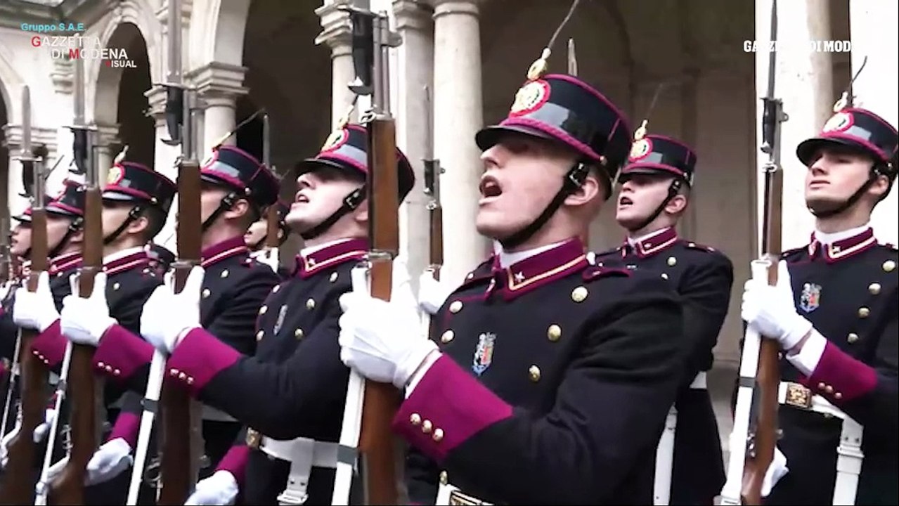 Accademia militare di Modena, il giuramento degli allievi ufficiali con il ministro Crosetto