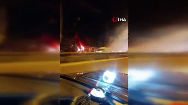 Seyir halindeki tır alev alev yandı!