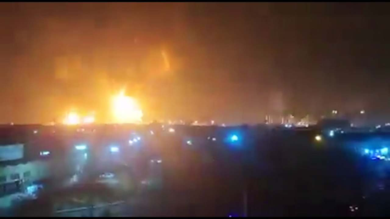Tahran'da petrol tesisi vuruldu
