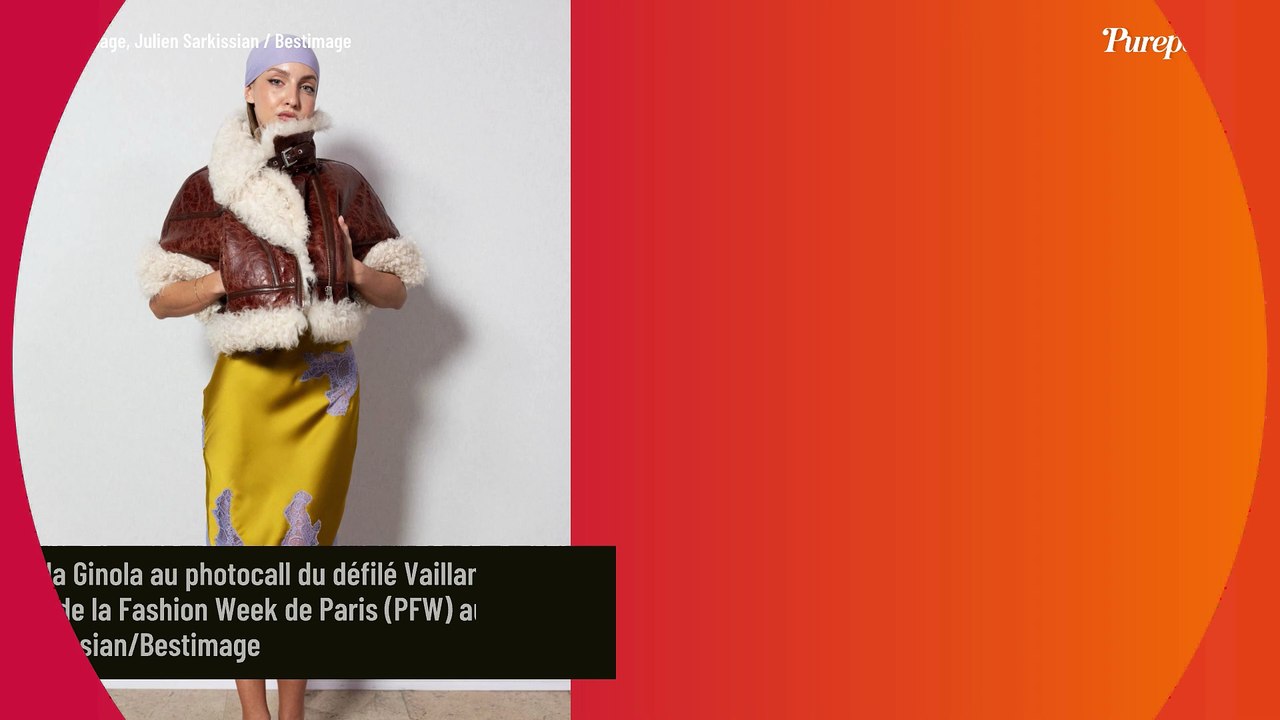 Anne Roumanoff change de style pour le défilé Vaillant, la marque de sa fille, à la Fashion Week de Paris, aux côtés de Louane, Iris Mittenaere et Carla Ginola