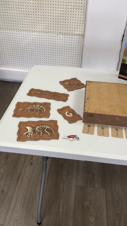 Envie d'une soirée jeux ce week-end ? 🎲Bonne nouvelle: chez Re-Play, Vous pouvez louer des jeux de société !Passez en boutique choisir votre jeu pour le week-end👇🏻📍Re-Play - 31 rue de la Gare à Lure