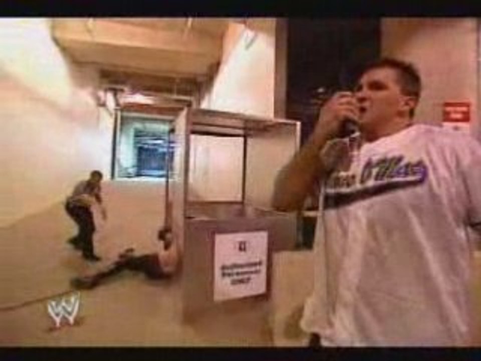 WWE- Kane vs Shane McMahon(ambukance match)