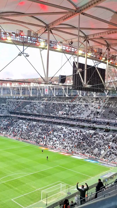 Siyah Beyaz Bize Emanet! - Beşiktaş v Galatasaray - Trendyol Süper Lig 25. Hafta
