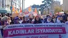 8 Mart Dünya Emekçi Kadınlar Günü'nde kadınlar Kadıköy'de toplandı