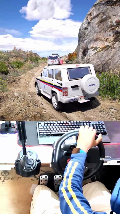 Indian Police convoy rolling through the hills - Bolero and Innova Crysta combo 🚔🚨