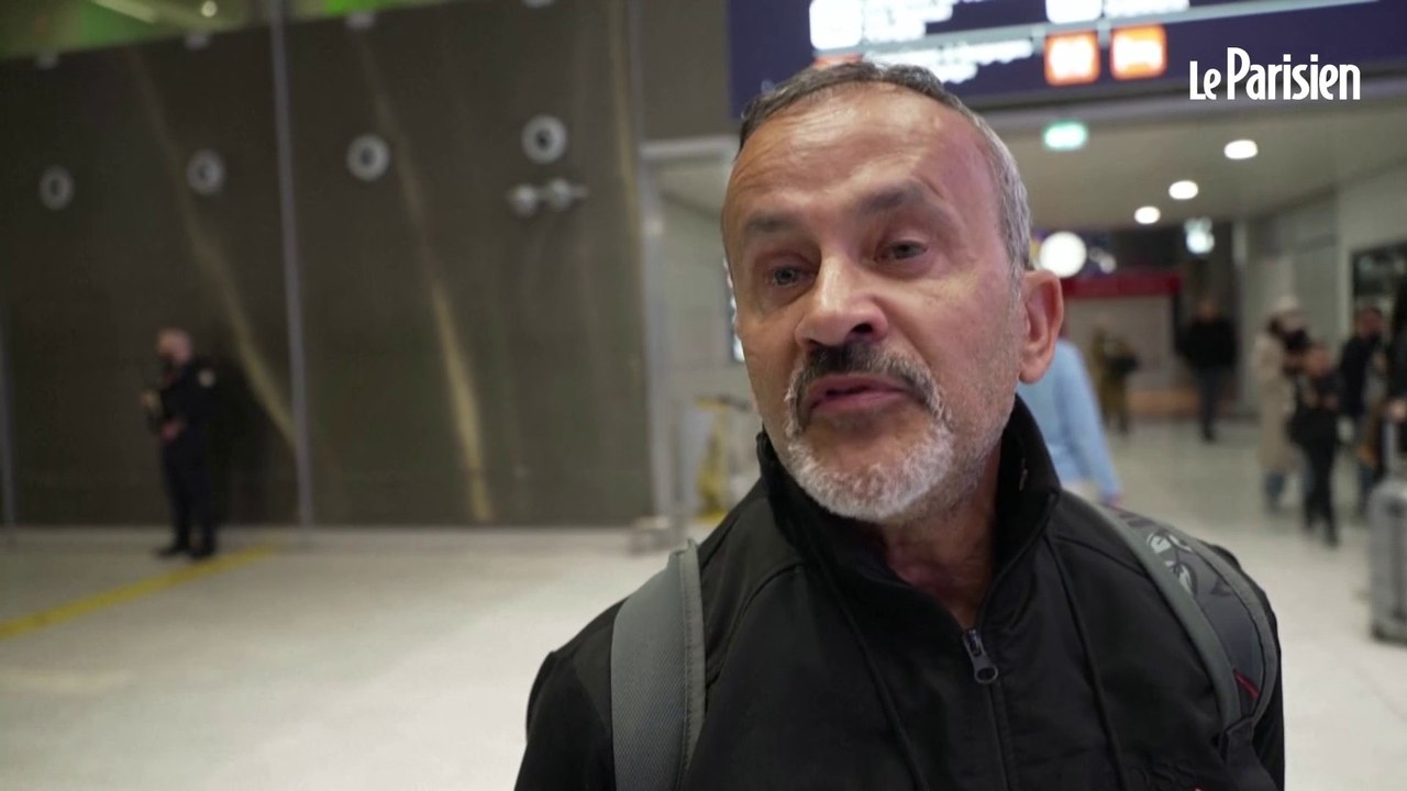 Guerre au Moyen-Orient: « J'avais envie de pleurer », raconte un rapatrié français à l'aéroport