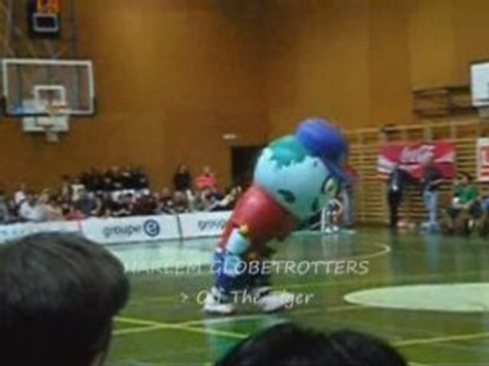 HARLEM GLOBETROTTERS [18]