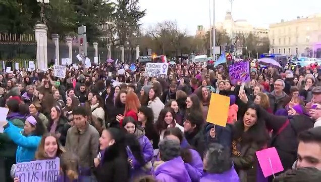 Mujeres rompen barreras en sectores masculinizados: “Nos deberíamos atrever más